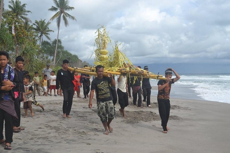 Ngumbai Lawok